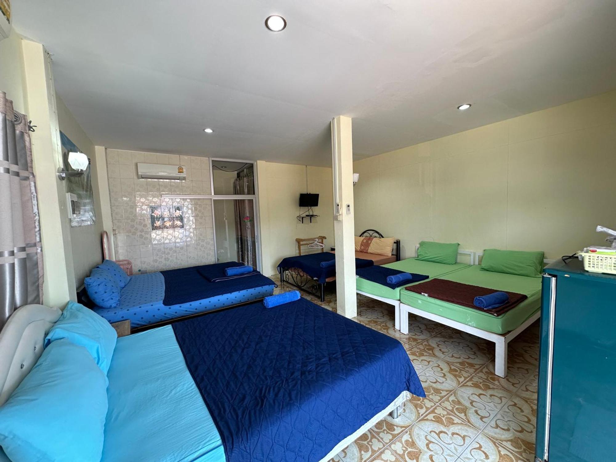 Thippawan Bungalow Koh Si Chang Exteriör bild