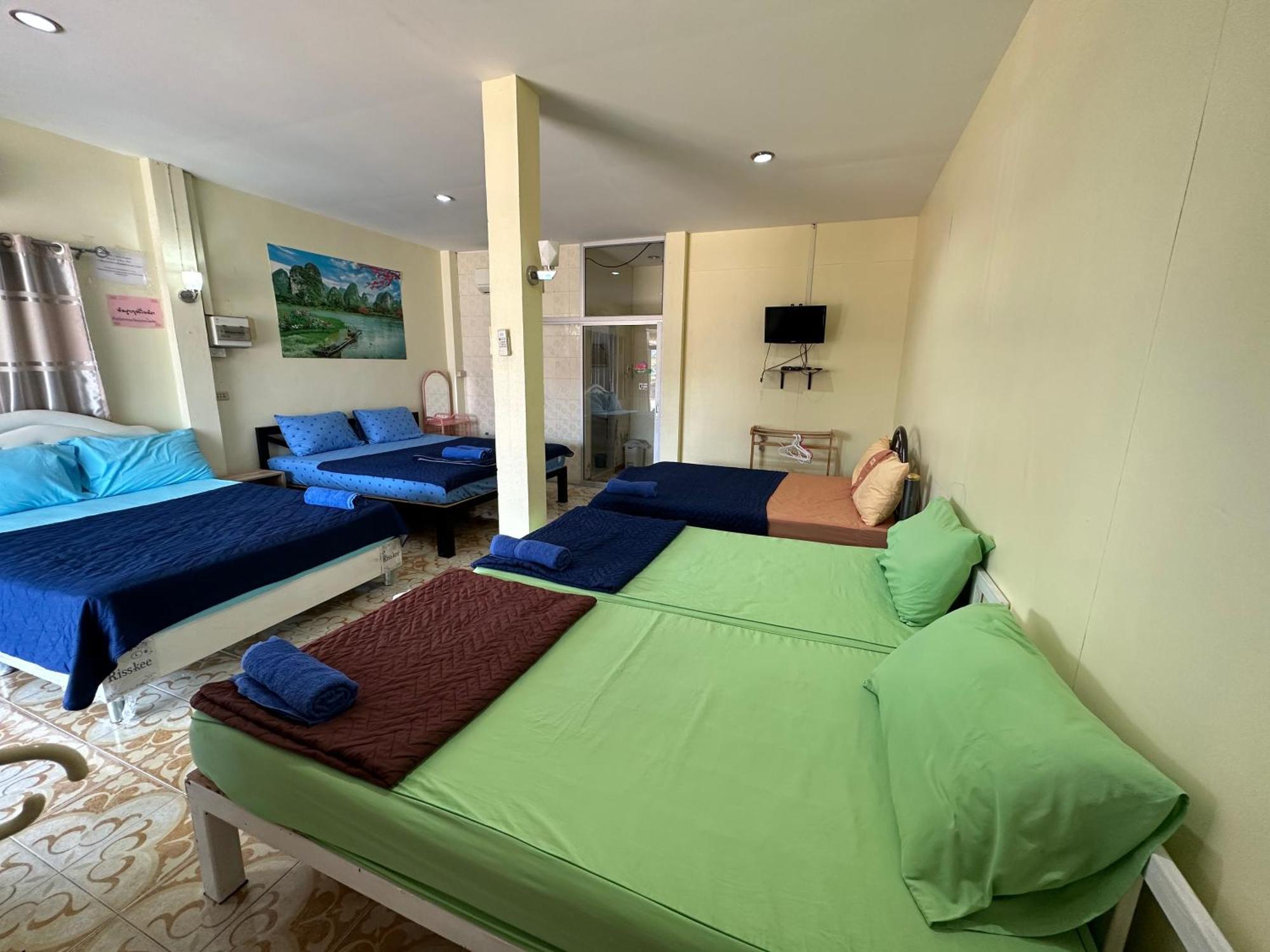 Thippawan Bungalow Koh Si Chang Exteriör bild