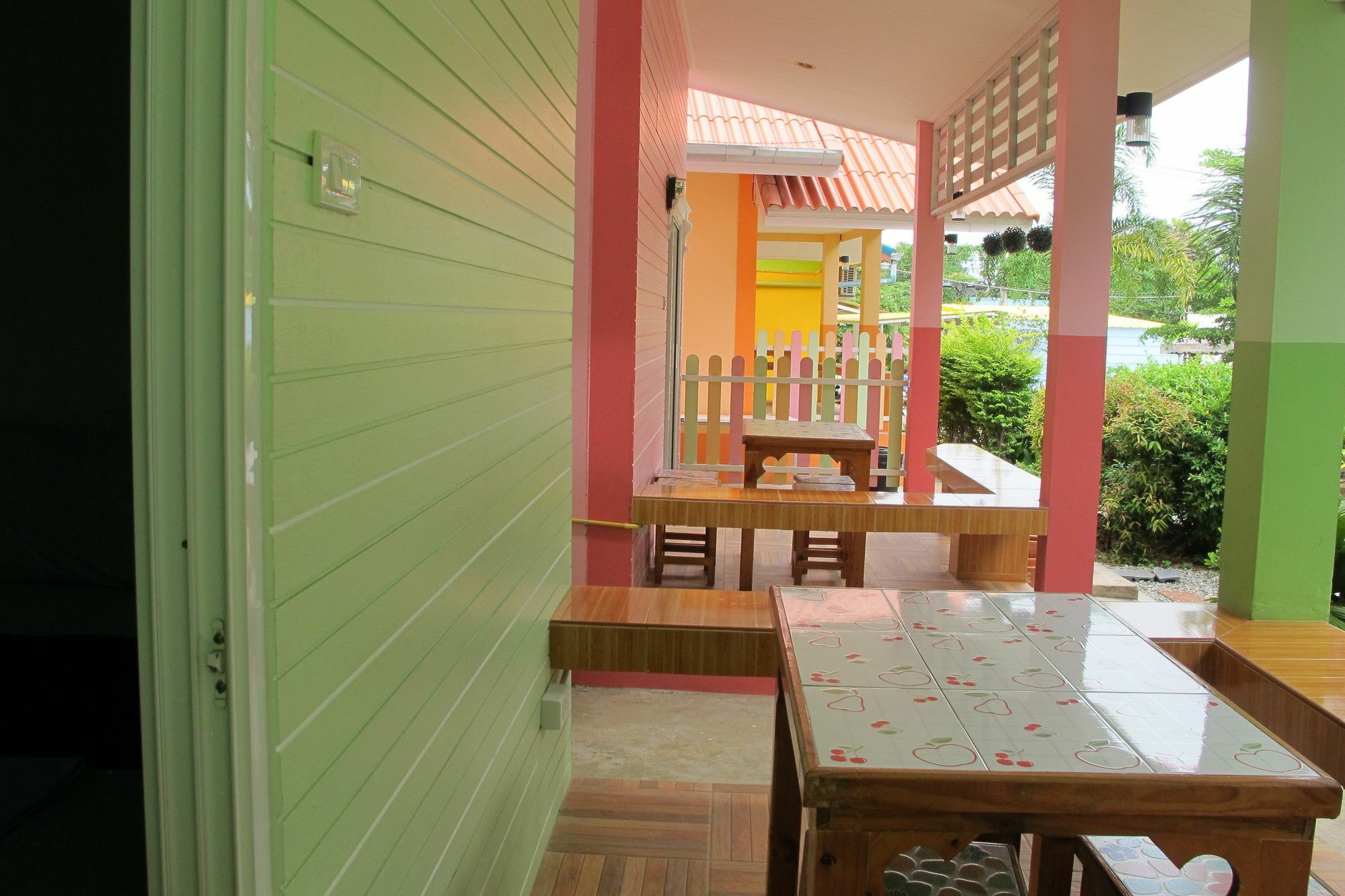 Thippawan Bungalow Koh Si Chang Exteriör bild