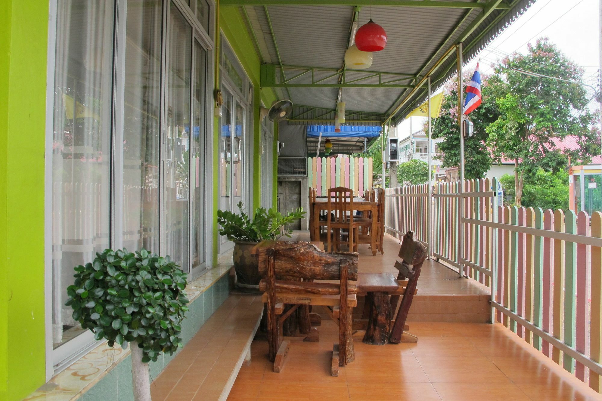 Thippawan Bungalow Koh Si Chang Exteriör bild