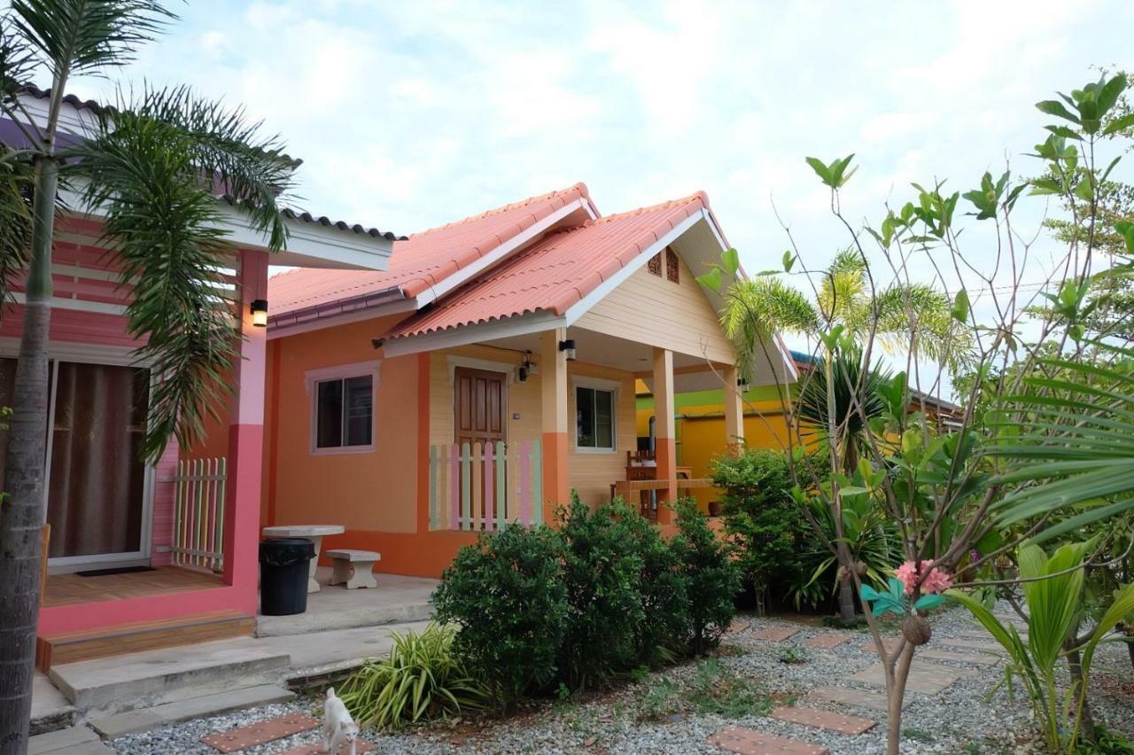 Thippawan Bungalow Koh Si Chang Exteriör bild