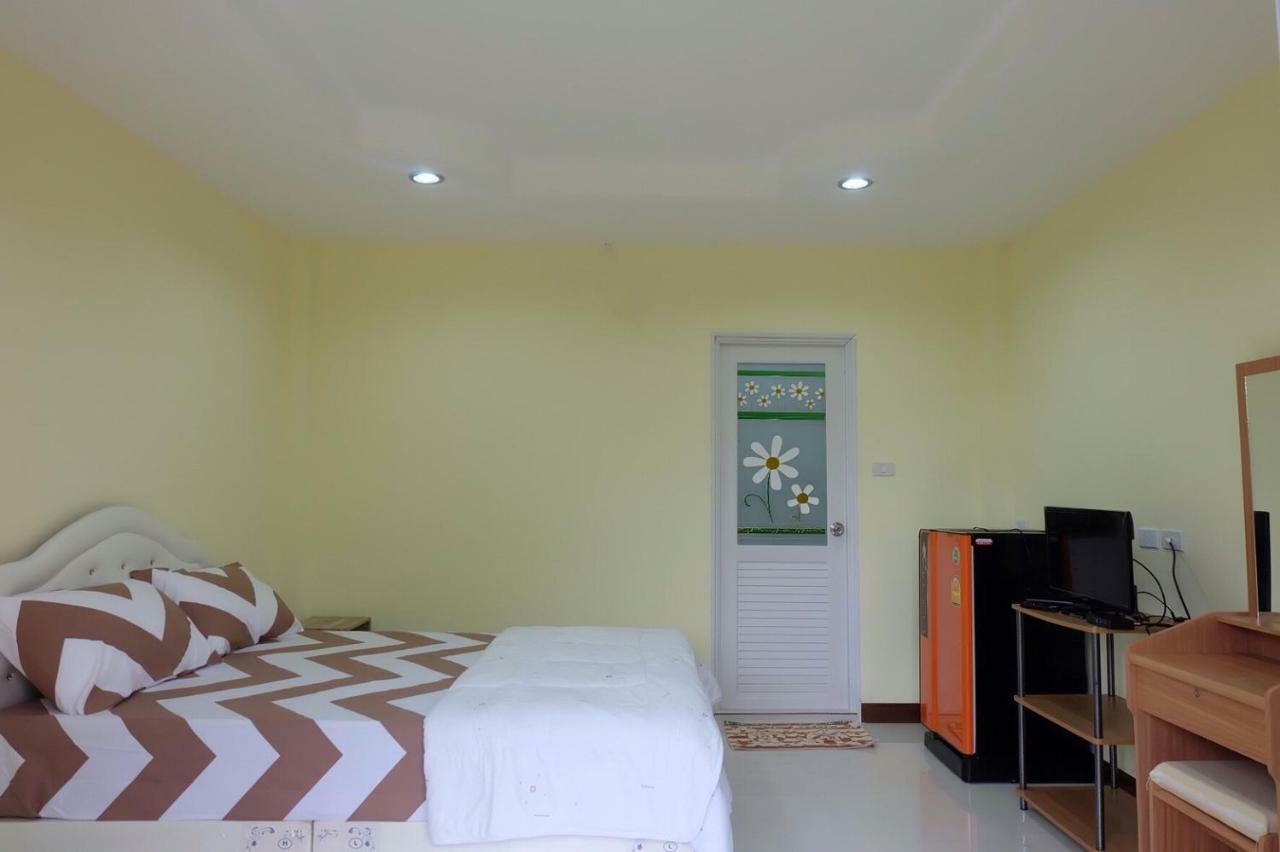Thippawan Bungalow Koh Si Chang Exteriör bild