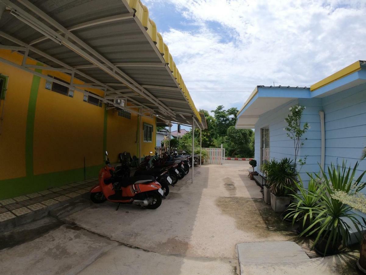 Thippawan Bungalow Koh Si Chang Exteriör bild